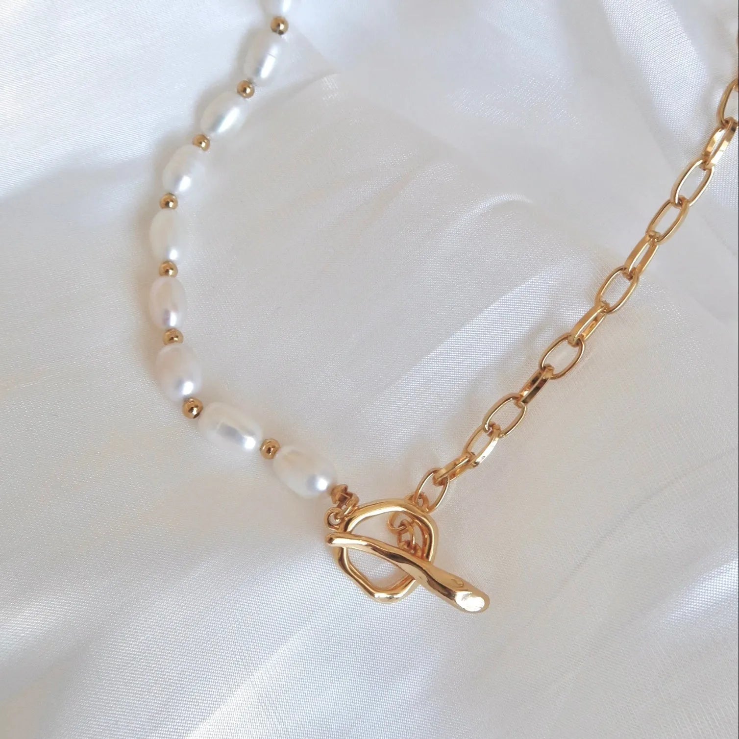 natural pearl necklace