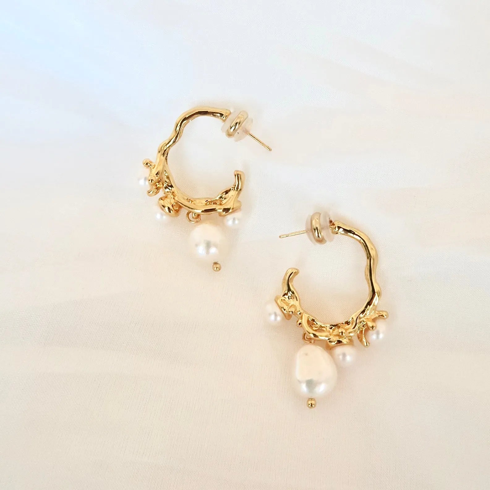 gold pearl earrings